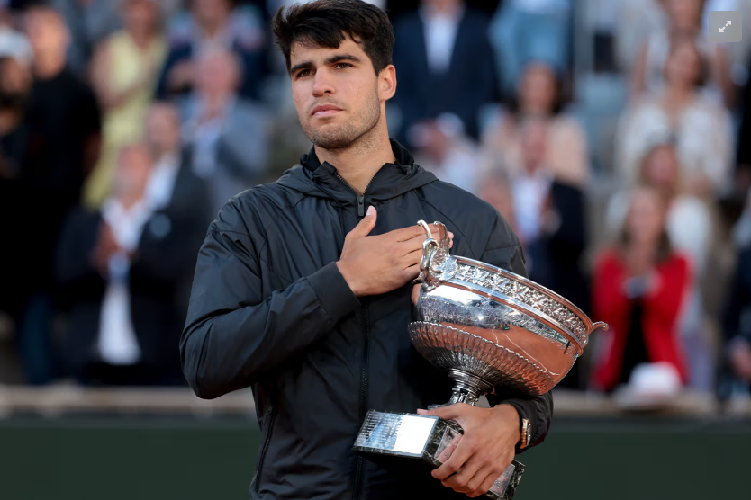 Read more about the article 2025 카를로스 알카라스 프로필 플레이스타일 강점 약점 라켓 신발까지 총정리